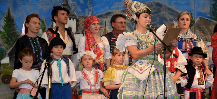 Karička &amp; Podkovička - performers of traditional Slovak Dance